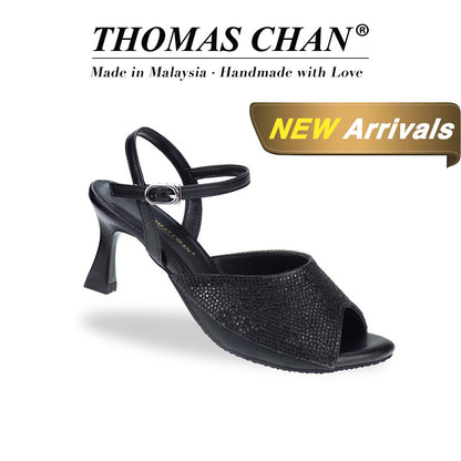 Diagonal view Diagonal view of Thomas Chan’s Summer Love Duo-Strap Slingback Sandals in gold, showcasing elegant duo straps, a secure slingback design, and a LiteStep flatform sole with light arch support, emphasising their casual yet sophisticated style. The 'THOMAS CHAN®' brand logo is clearly visible, with the inscription 'Made in Malaysia · Handmade with Love' underneath. A gold and white banner showcases the special offer: 'New Arrival.'