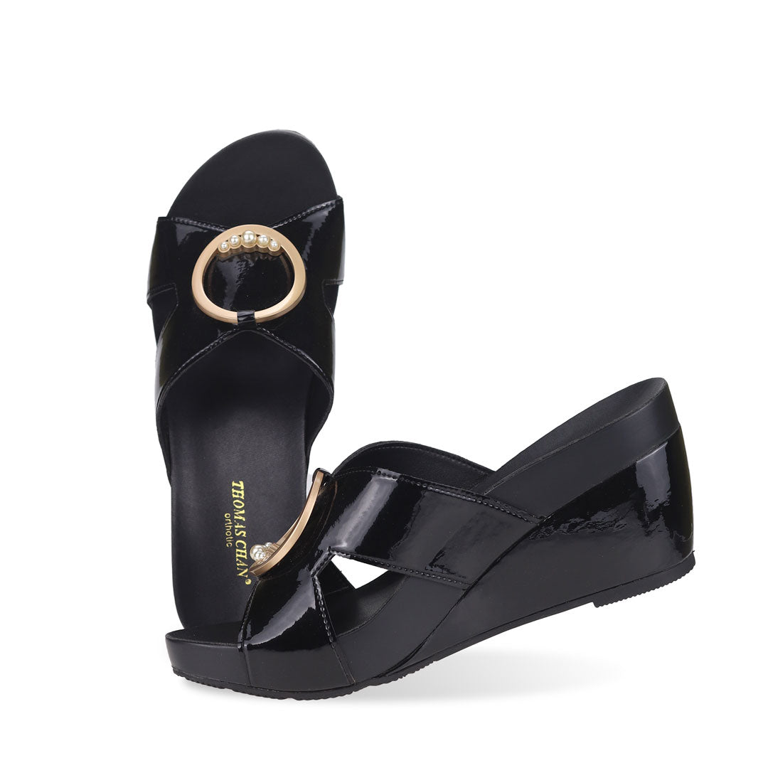 Full view of elegant Thomas Chan Minimalist Decor Orthotic Wedge Sandals in black, suitable for daily wear.