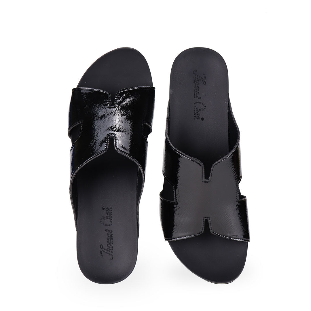 front view of Thomas Chan black colour simple elegant H strap comfortable wedge sandals