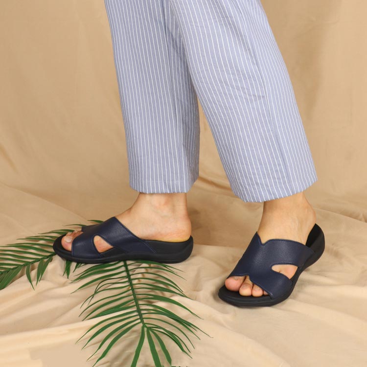 Casual breathable navy blue sandals for outdoor beaches and casual